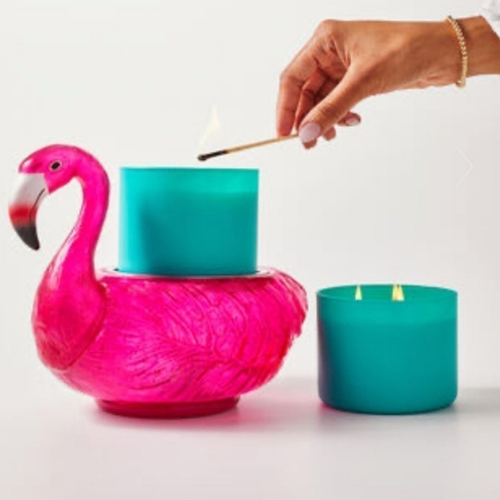 FLAMINGO WATER GLOBE 3-WICK PEDESTAL CANDLE HOLDER by Bath and Body Works - Picture 5 of 7
